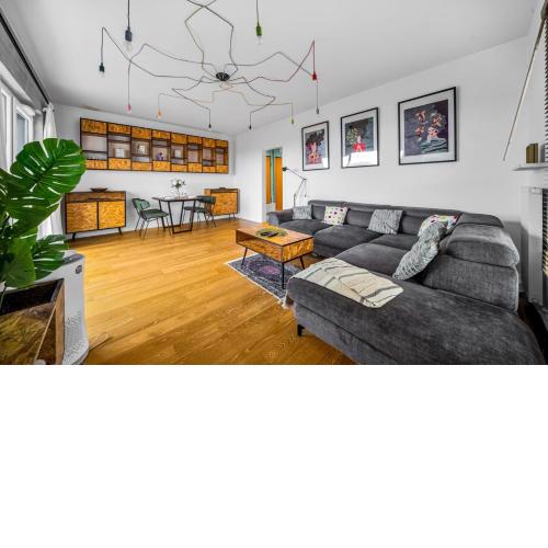 Wilanowska Prestige Apt - 80m2, Parking & Balcony - by Rentujemy