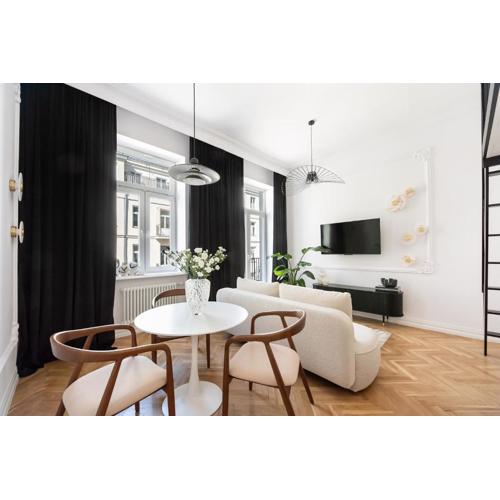 Wilcza Apartment with Mezzanine