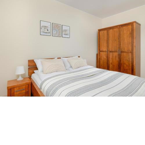 Wilczak Spacious Apartment with FREE GARAGE Poznań by Noclegi Renters