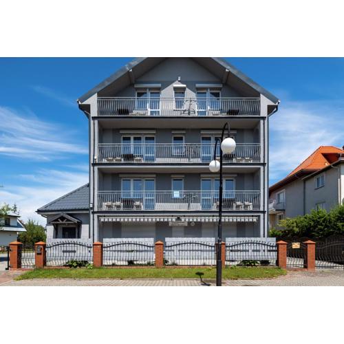 Willa Szamotulanka - Pokoje Wakacyjne Rewal - Plac Zabaw & Grill - by Noclegi Renters