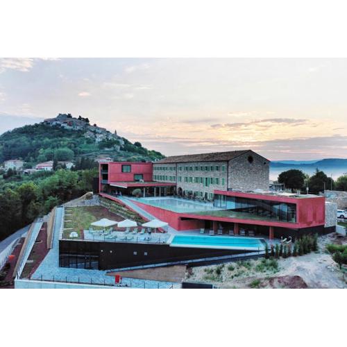 Winery & Design hotel ROXANICH
