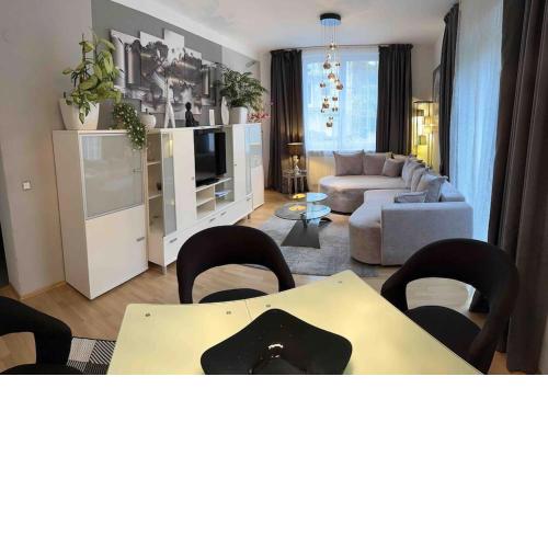 Wohnung 1 mit 2 Schlafzimmern und Terrasse