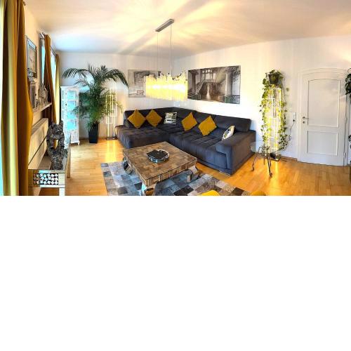 Wohnung 2 mit Balkon und Bergblick