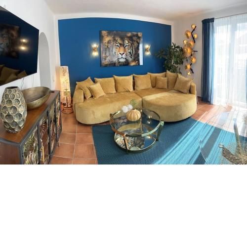 Wohnung 3 mit Balkon und Bergblick
