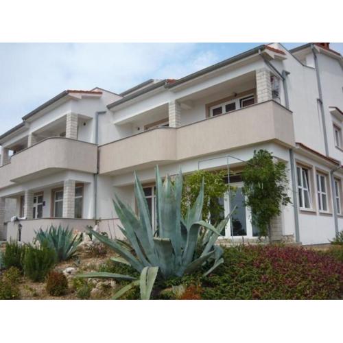 Wohnung in Barbat mit Terrasse und Grill