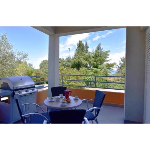 Wohnung In Dajla Mit Terrasse Und Grill