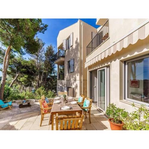 Wohnung mit 2 Schlafzimmer in der Villa Miravala