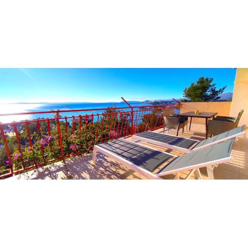 Wohnung Mit Balkon Und Aussicht Auf Die Bucht