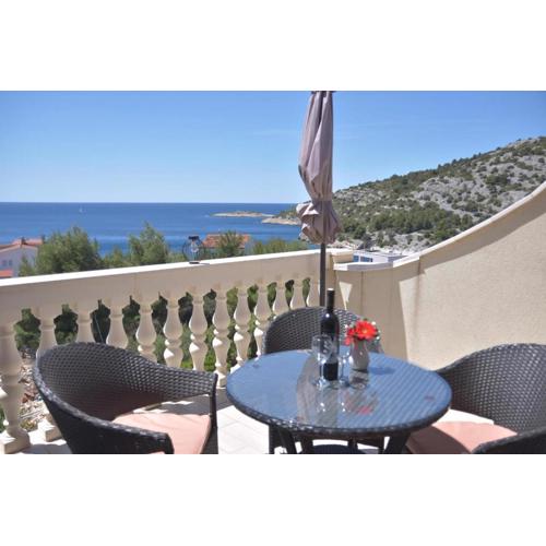 Wohnung Mit Terrasse Und Herrlichem Meerblick