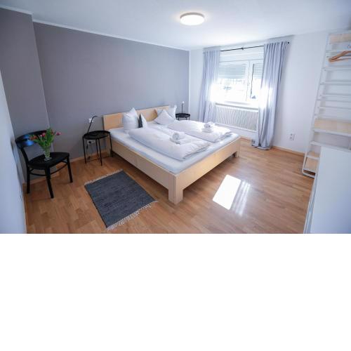 WOHNUNG OBERGESCHOSS mit 3 Schlafzimmer in ruhiger Gegend