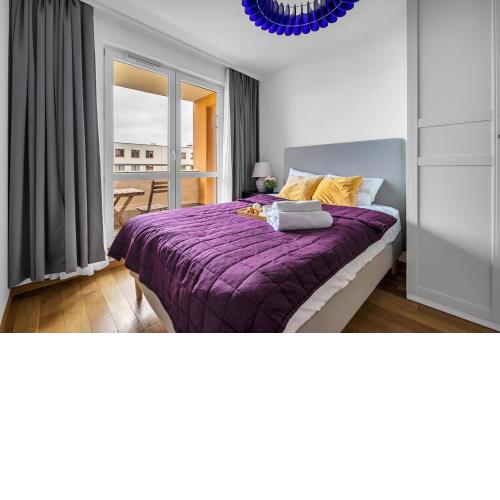 Wola Tower - 60m2, Parking, Balcony with City View, Parks Nearby - by Rentujemy