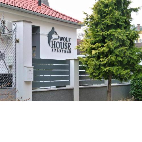 Wolf House Apartman