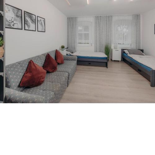 WOLSKA APARTMENT 80m2 - 7 people, 3 rooms