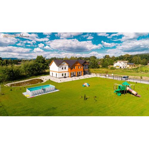 Wonder Home - Apartamenty Halo Karkonosze z ogrodem, sezonowym basenem, placem zabaw i widokiem na Śnieżkę - zlokalizowane blisko Karpacza
