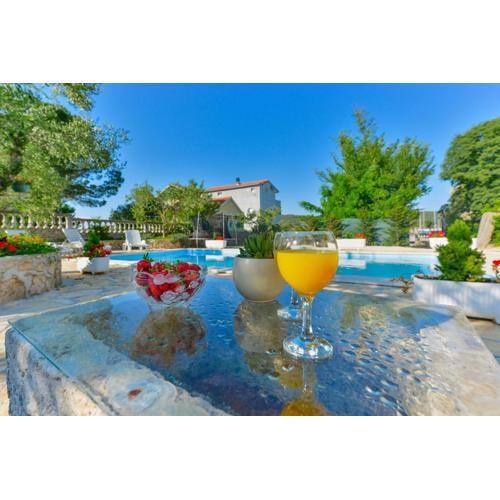 Wonderful villa Bibinje with private pool, jacuzzi and sauna near the beach - WiiBuk