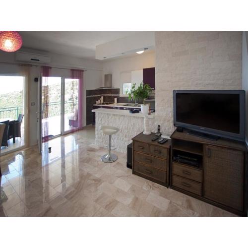 Wonderful Visinisce Apartments with Terrace and Sea Views - Standard Two Bedroom Apartment