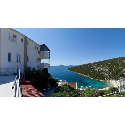 Wonderful Visinisce Apartments with Terrace and Sea Views