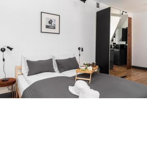 Wood and Grey Apartment - Strzałowa 3 Poznań by Noclegi Renters - SELF CHECK IN 24H
