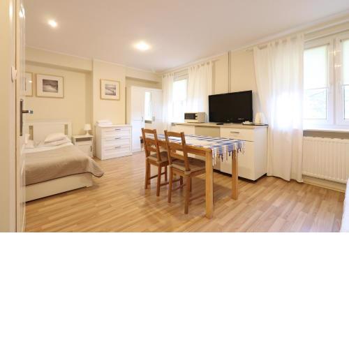 Wood Creek Apartments