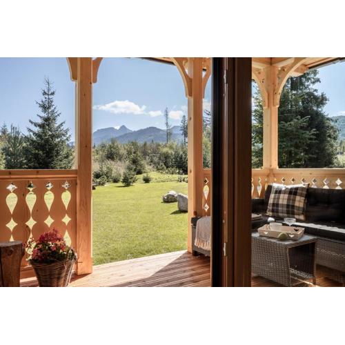 Wooden Chalet WRÓBLOWA CHAŁUPKA przy Dolinie Chochołowskiej