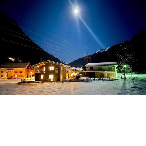 Woodpecker Chalets
