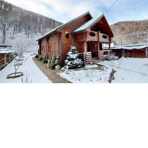 Заміський будинок "Wow дача" та "Soloma house"