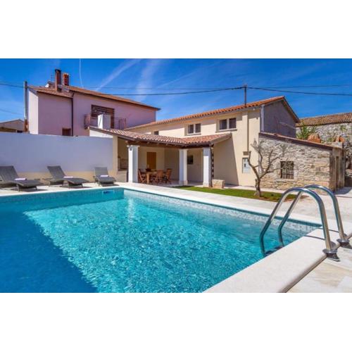 Wunderschöne Villa mit privatem Pool, Klima, WLAN