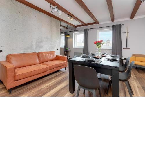 Wyjątkowy Apartament z Projektorem i Stołem Bilardowym w Centrum Gdyni by Noclegi Renters