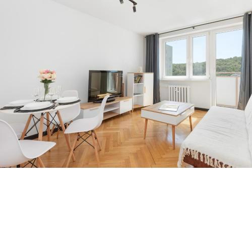 Wyspiańskiego Bright & Comfortable Apartment with a Sea View Gdynia by Noclegi Renters