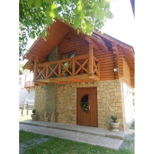 Yablunevyi Tsvit