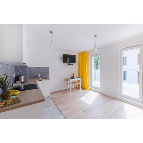 Yellow Apartment z Tarasem