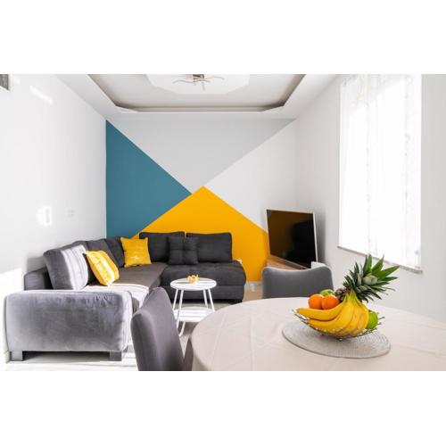 Yellow Old Town apartment in center- brand new
