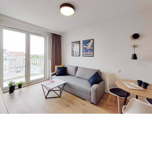 Young City Apartment in Gdańsk Center