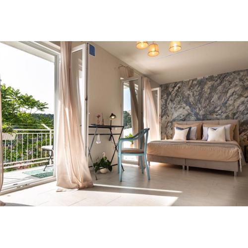 Yukka ComFor city center Hvar apartment with parking