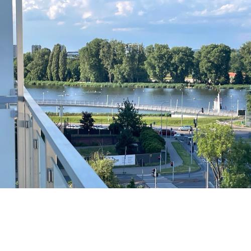 Z widokiem na jezioro i garażem