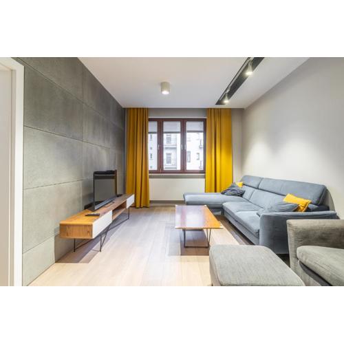Zabrska 18 Spacious Apartment by BookingHost