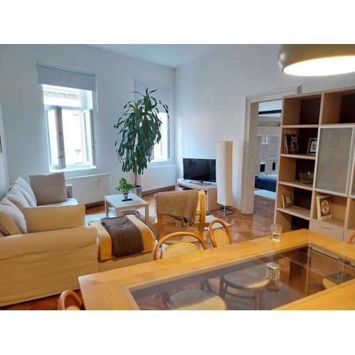 Zagreb Central 2BR + Parking