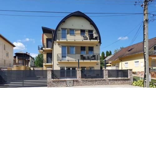 Zalakarosi Zóra Apartmanház