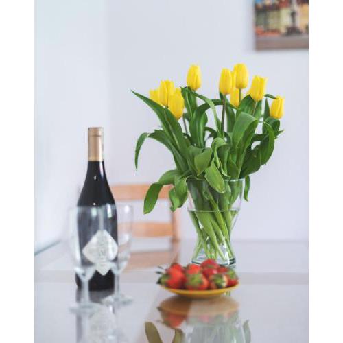 Zbawiciela Square P&O Serviced Apartments