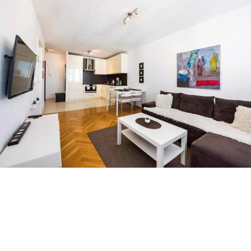 Żelazna Sky Nest Apartment