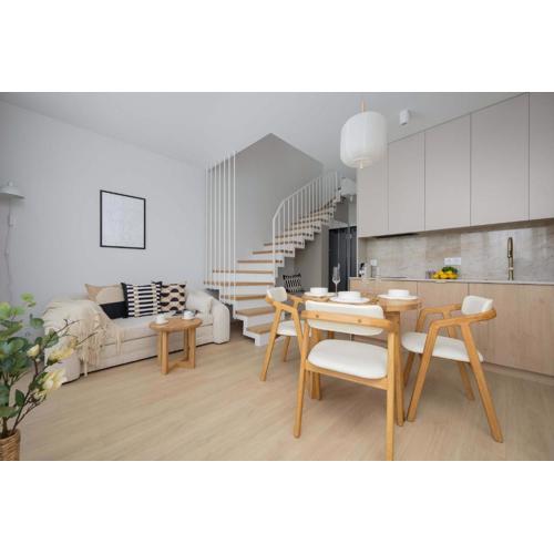 Zen Prestige Warsaw Apartment with Parking & Air Conditioning by Renters Prestige
