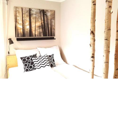 Zimmer mit kleiner Dachterrasse / App. WALD byTILLY
