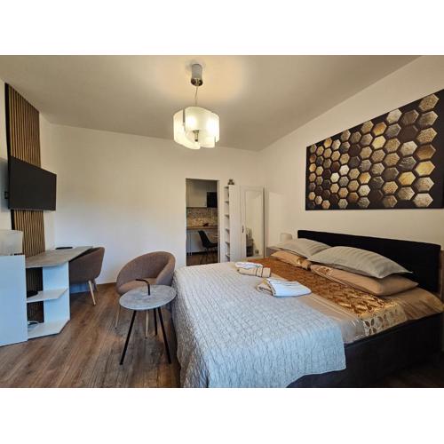 ZITA - Heart of Rovinj, apartment for 2, free parking, 2min center, 5min beach walk