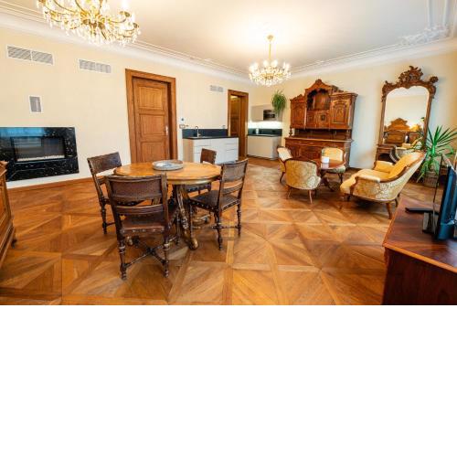 Zlatý Pelikán Apartments