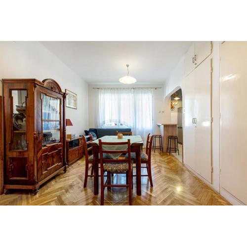 Zoe Apartment