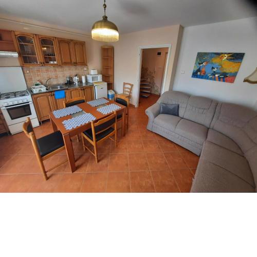 Zöld Béka Apartmanok Kölcsey III