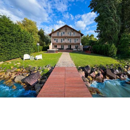 Zöldpart Villa