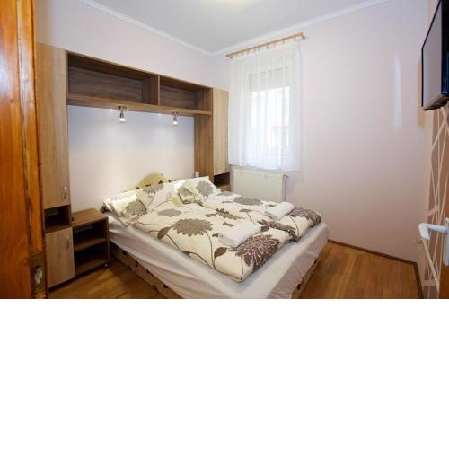 Zoli Apartmanok-Maya Kölcsey 34-36