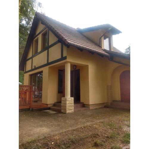 Żółty Domek nad Jeziorem Lubniewice