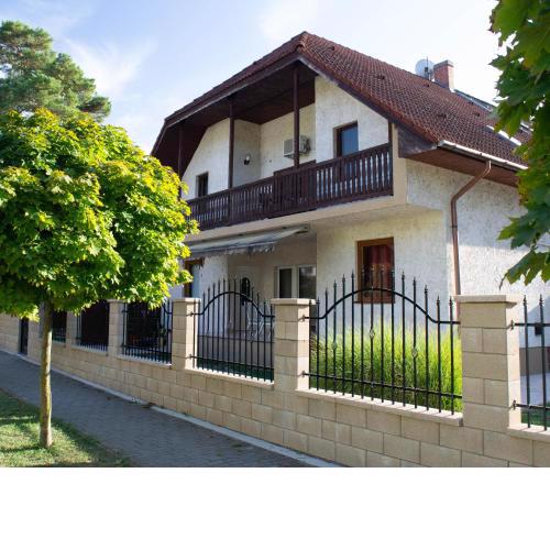Zsolnay Apartman